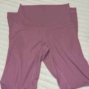 Ribbed Lululemon Leggings- size 4